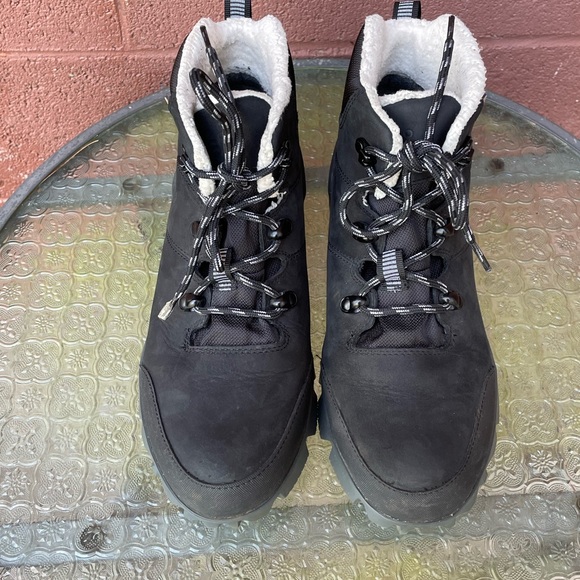 arcata women's bogs size